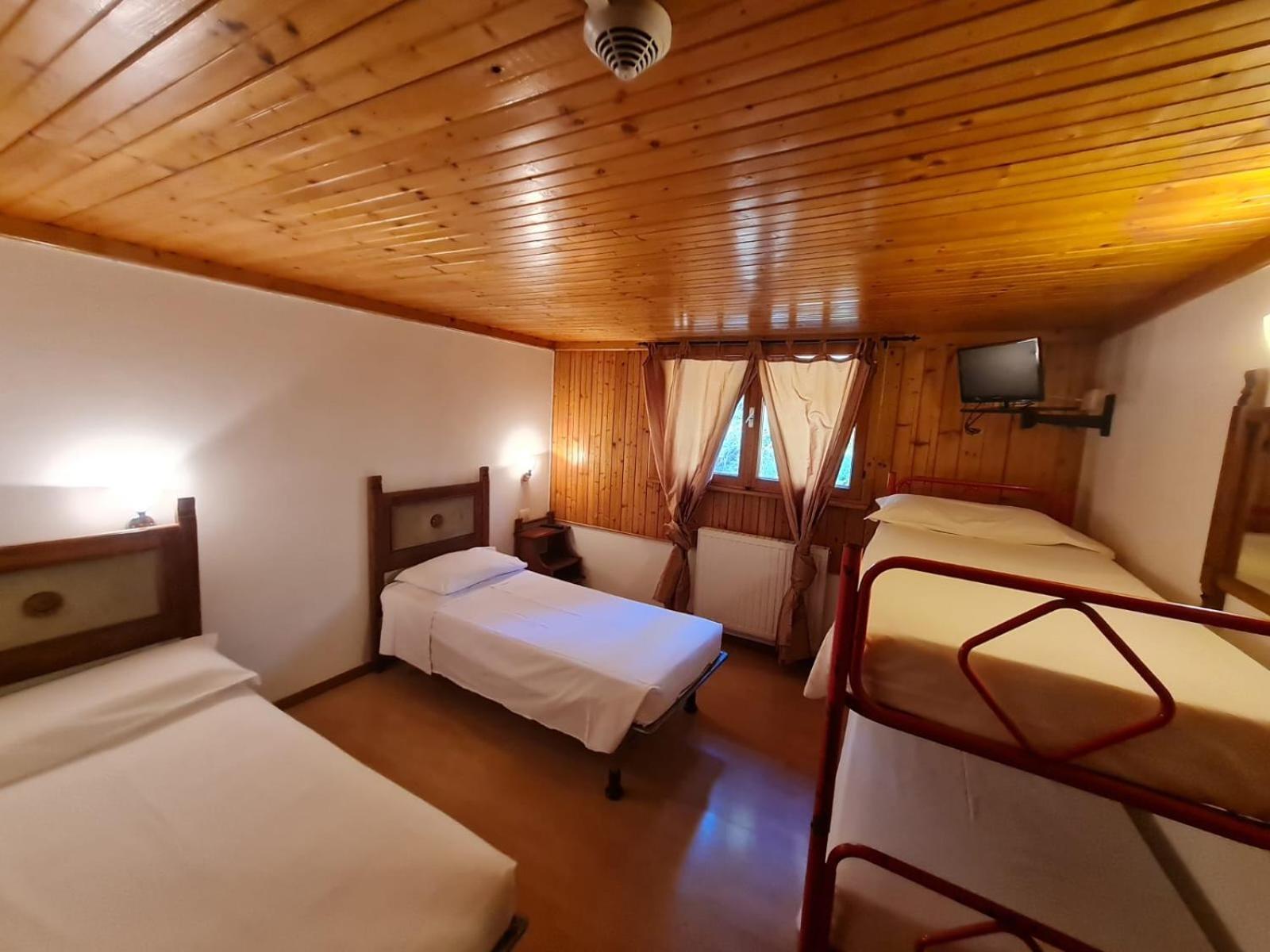 Hostel Il Pirata Cavareno Luaran gambar