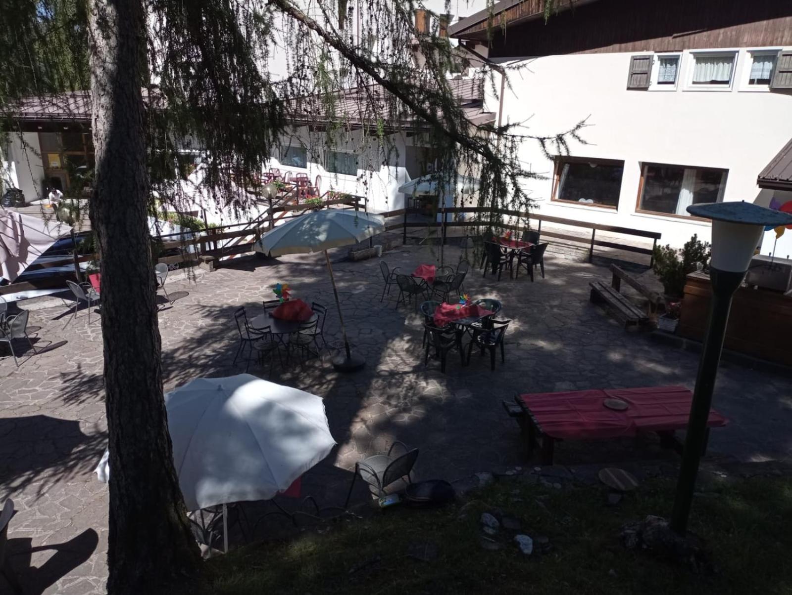 Hostel Il Pirata Cavareno Luaran gambar