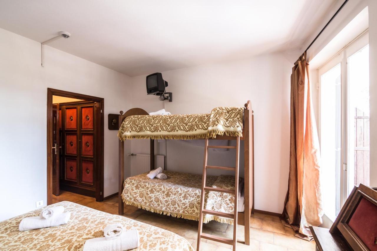Hostel Il Pirata Cavareno Bilik gambar
